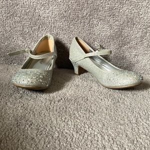 Girls sparkly dress shoes with heel.